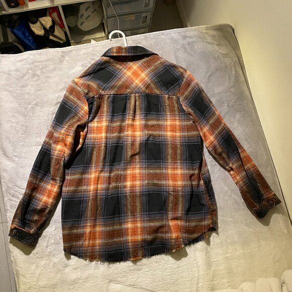 flannel top - Picture 2 of 6